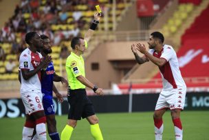 Anota un gol, hace un penal y se va expulsado: Maripán y una noche para el olvido en Francia