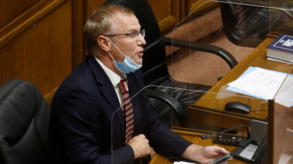 Senador Felipe Kast por situación del abogado del Gobierno en caso Llaitul: “De verdad parece chiste cruel”