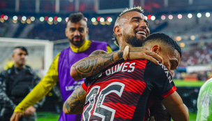 Arturo Vidal estuvo presente en goleada del Flamengo sobre el Paranaense