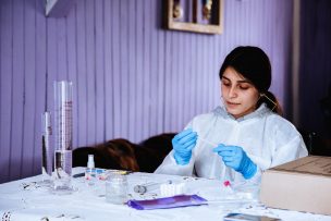 Entregarán 100 becas a jóvenes mujeres para crear soluciones en la agricultura de manera innovadora y sustentable