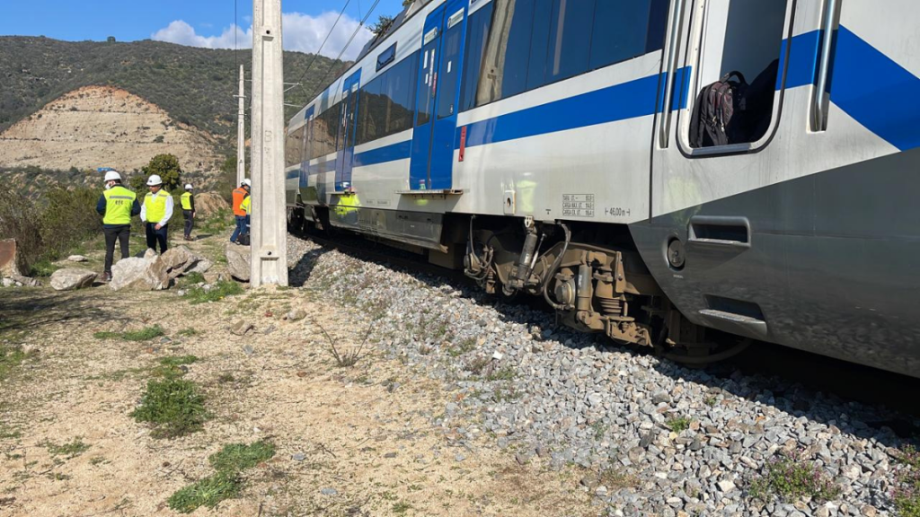 Región de Valparaíso: Tren sufre “desrielo menor” en tramo El Salto-Quilpué