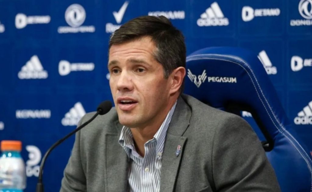 “¿Dónde está el piloto?”: director de Azul Azul cuestiona ausencia de Clark en el Superclásico