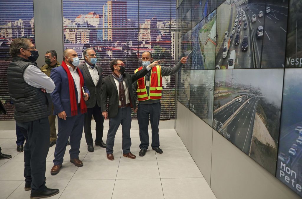Gobierno da a conocer medidas para combatir “encerronas” en autopistas: concesionarias comprometen mil millones de pesos