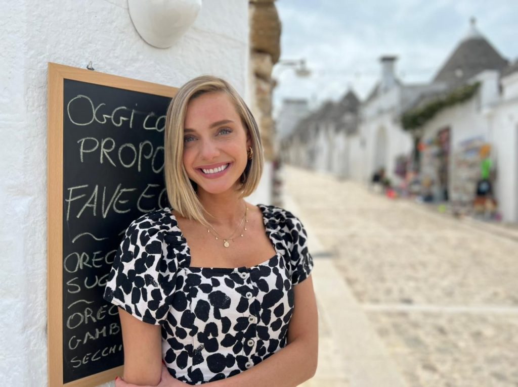 CHV estrena programa de viaje de Emila Daber a Italia