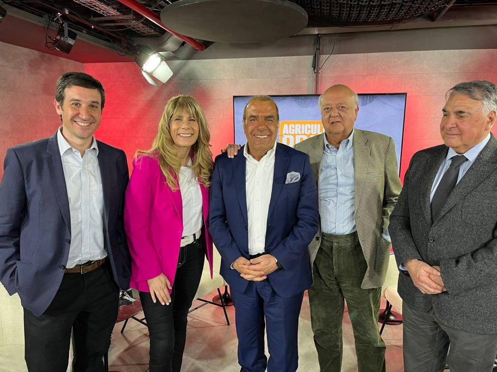 “Agricultura Prime”: El nuevo programa de debate político liderado por Checho Hirane