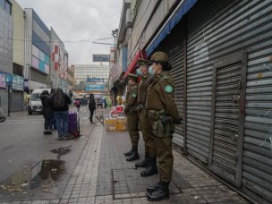 Operativo de Carabineros en Barrio Meiggs deja un lesionado y dos detenidos: Delincuentes iban disparando al aire