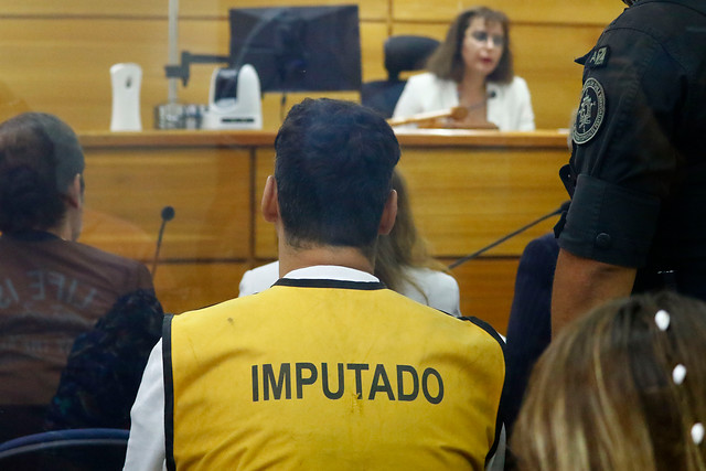 Ex marino fue condenado a 20 años por violar a su hija y tener pornografía infantil
