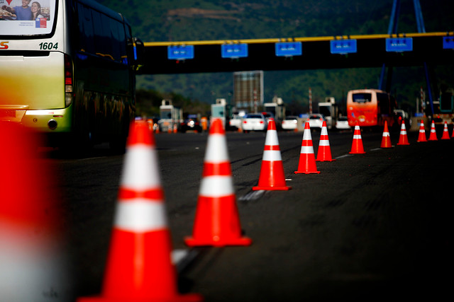 Fin de semana largo: 326 mil vehículos salieron de la Región Metropolitana
