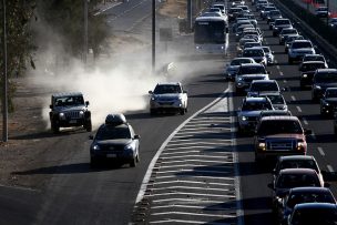 Fin de semana largo: Carabineros indicó que 246 mil vehículos salieron de la Región Metropolitana