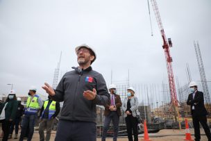 Ministro García inspeccionó avances de nuevo cuartel de Carabineros que se construye en Arica