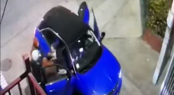 Periodista sufre brutal portonazo: “Me pegaron con la pistola en la cabeza, querían llevarse el vehículo con mi mamá y perro”
