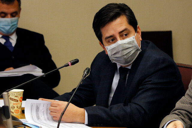 “Como país debemos comenzar a dar señales”: Senador Araya votará a favor del proyecto de amnistía