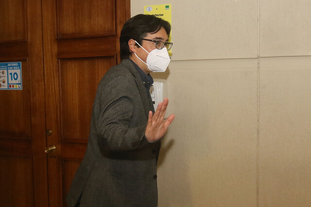 Senador Latorre en vísperas al Plebiscito: “Nadie es capaz de decir cuanta gente irá a votar”