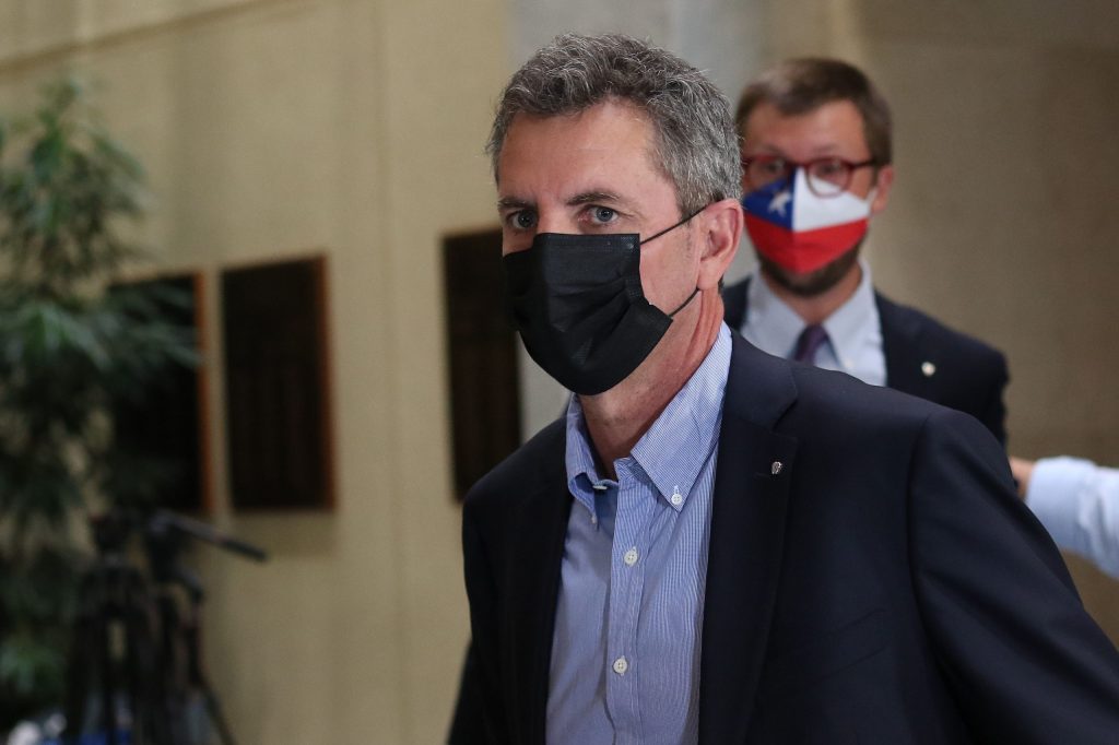 Gonzalo de la Carrera tras publicar su voto marcado: “Fue un error y pagaré la multa”