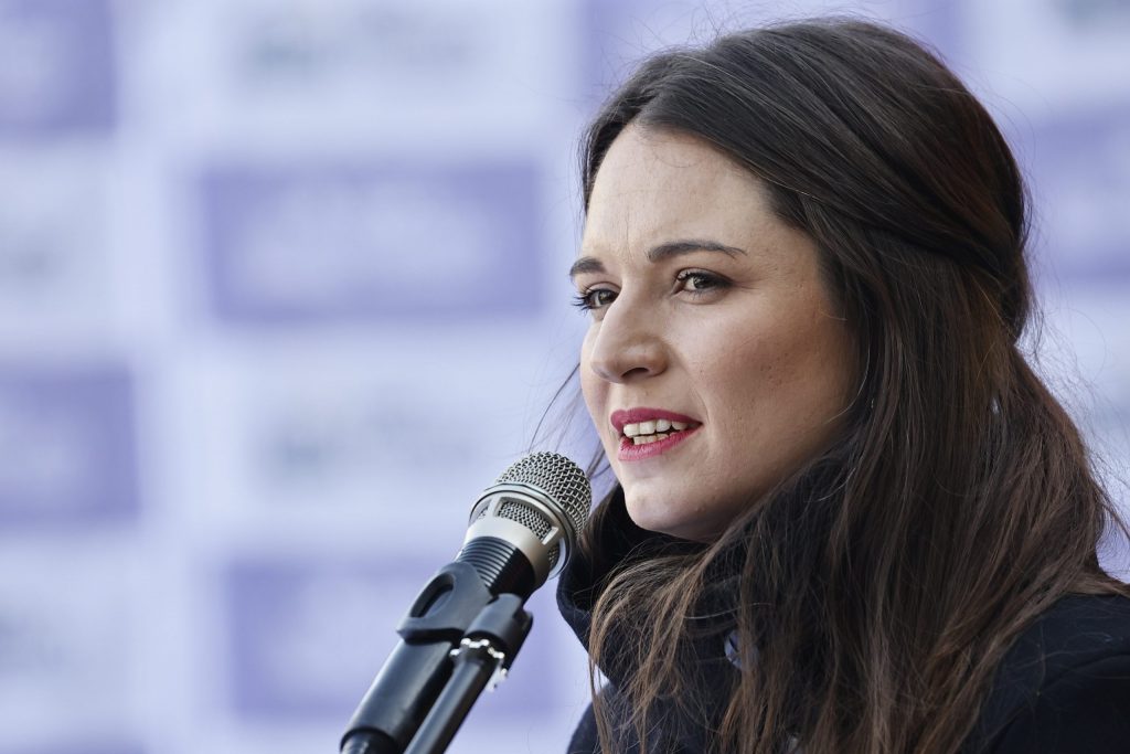 Irina Karamanos saldría del Gobierno en octubre: fundaciones serán traspasadas a ministerios