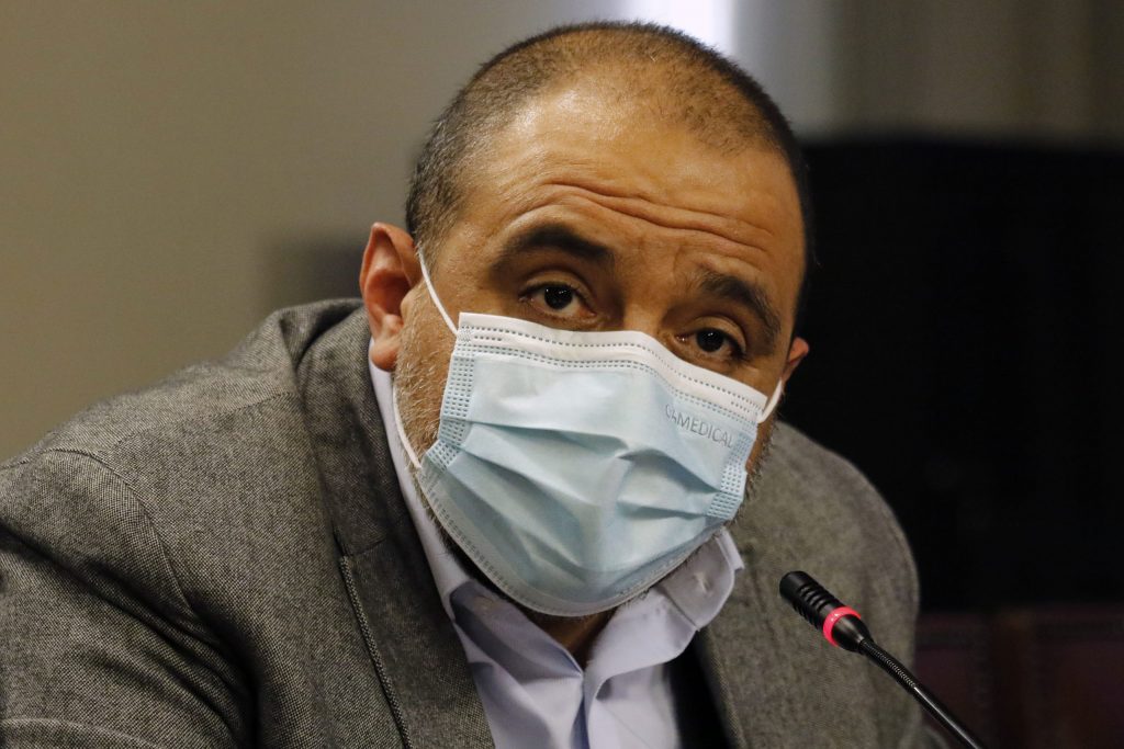 Ministro Ávila sobre estudiantes que protestan con violencia: “Tiene articulación con grupos que están fuera de los establecimientos”