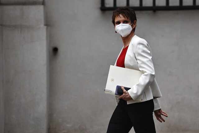 Ministra Tohá por posición de senadores que no quieren una nueva Convención: “Sería incumplir la palabra”