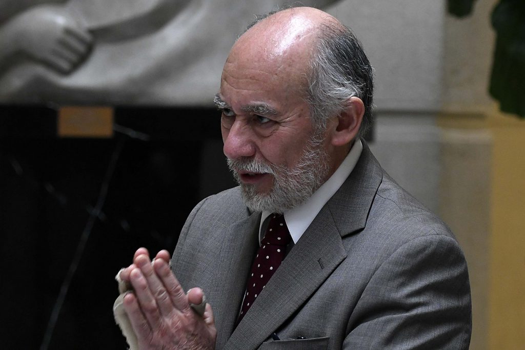 “Chile no aguanta más”: Senador Flores hace llamado a jueces de Garantía para que actúen “con firmeza” ante delitos violentos