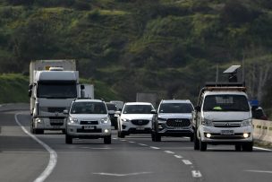 Carabineros informa que más de 444 mil vehículos salieron de la Región Metropolitana en Fiestas Patrias