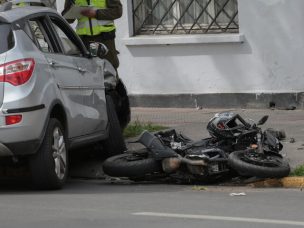 Carabinero de 28 años fallece cuando iba en moto a comisaría de Providencia