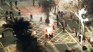 Reporta barricadas en la Alameda: Carabineros llama a utilizar vías alternativas