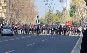 Corte de tránsito en avenida Providencia por manifestación de estudiantes