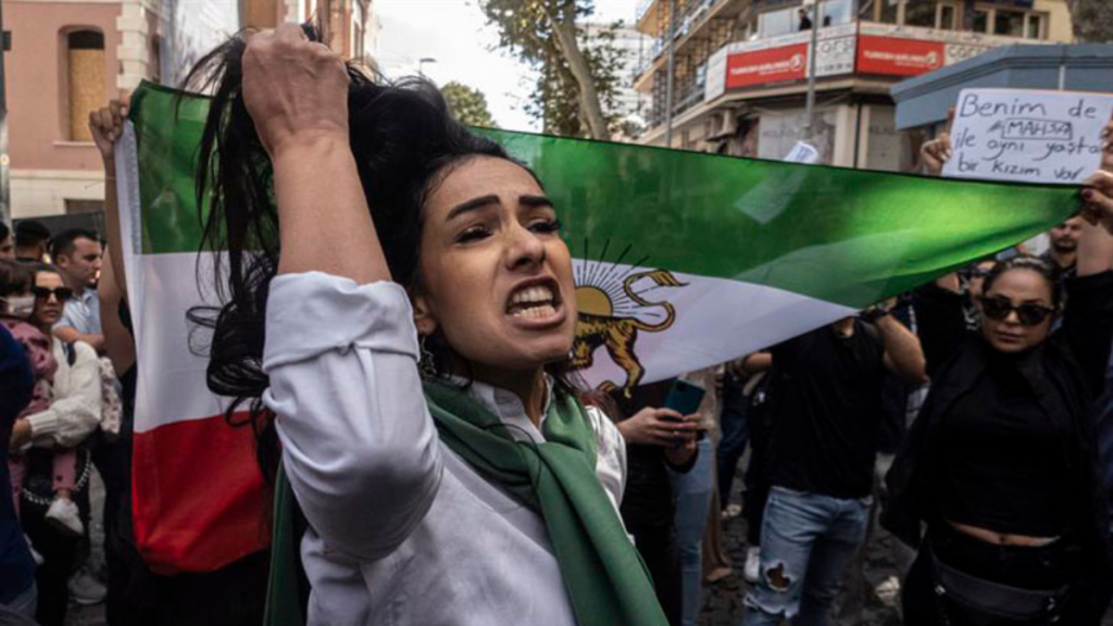 Irán: Emiten la primera condena a muerte contra un detenido por las protestas