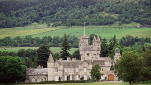 Familia real llega a Balmoral, Escocia, por salud de Isabel II