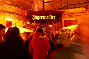 Jägermeister Night Embassy llega a Brasil y ficha a la artista escénica chilena Yih Capsule como parte de su programa