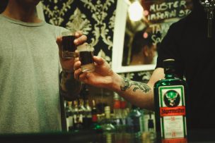 Música electrónica y shots: Las claves del éxito de Jägermeister en Chile