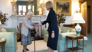 Liz Truss asume como nueva primera ministra de Reino Unido tras reunirse con la reina Isabel II