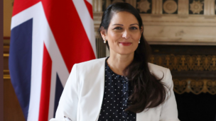 Dimite la ministra del Interior del Reino Unido tras victoria de Liz Truss en las primarias conservadoras