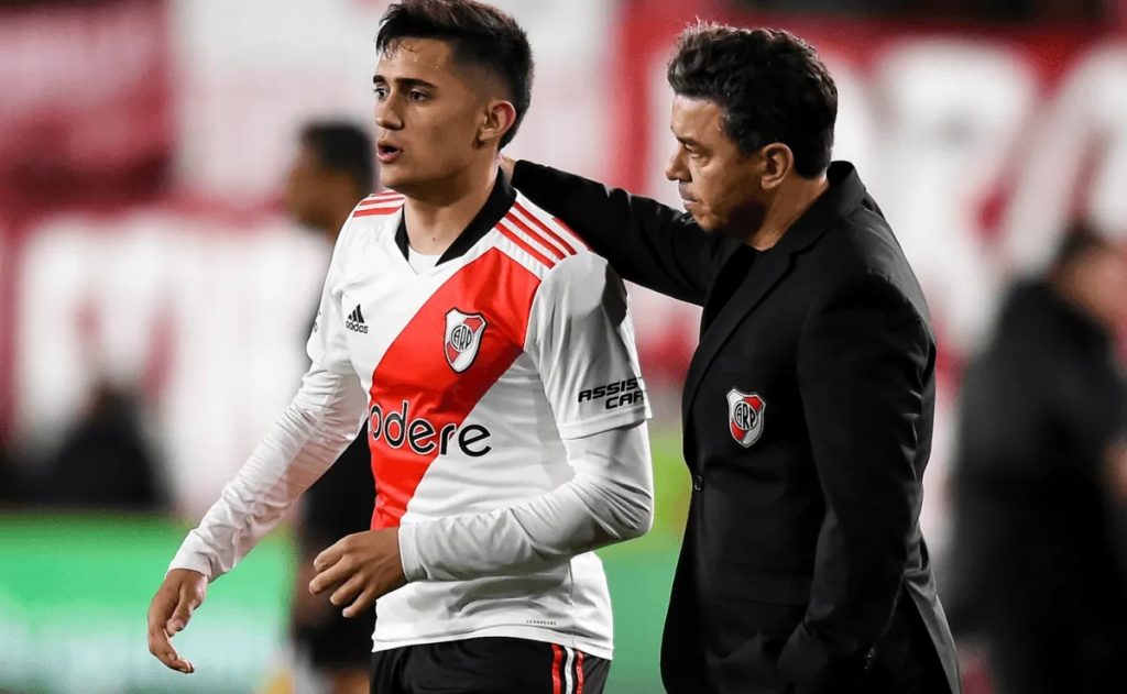 Marcelo Gallardo llena de elogios a Solari: “Es un chico que está muy bien predispuesto para aprender”