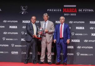 Manuel Pellegrini es distinguido como el mejor entrenador de La Liga 2021-22