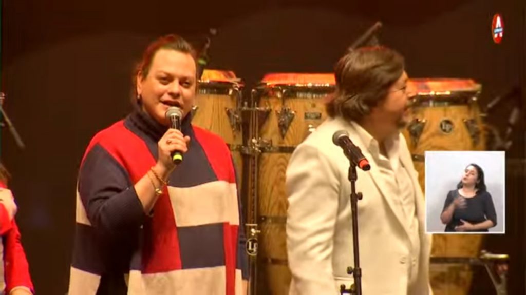 “La dignidad es un derecho”: Daniela Vega apareció en el cierre de campaña del Apruebo