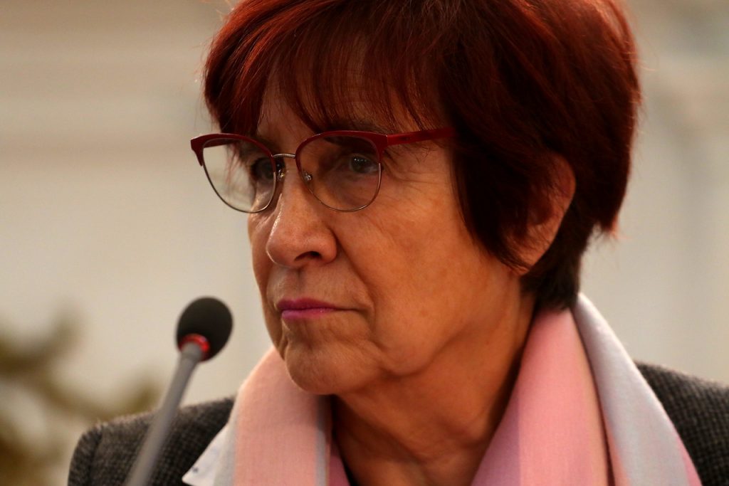 “Era una Constitución moderna” y apuntó a “los grupos económicos”: La crítica de Carmen Hertz tras la derrota del Apruebo