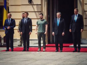 Scholz y Zelenski abordan el posible fortalecimiento de la ayuda militar a Ucrania