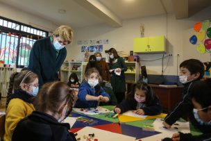 Ministerio de Educación indicó que depende de apoderados si alumnos usen o no mascarilla en colegios