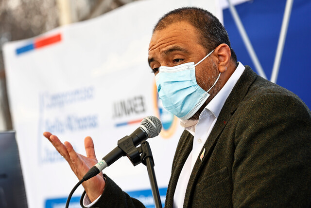 “No quiero adelantar nada, pero…”: Ministro Ávila tocó la posible eliminación del uso de mascarillas en colegios