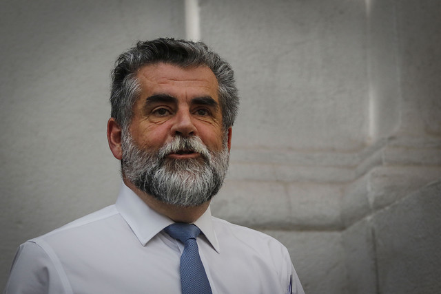 Rodrigo Ubilla por dichos de Camila Vallejo: “Festinar que no son superhéroes me parece que bordea en un nivel de irresponsabilidad”