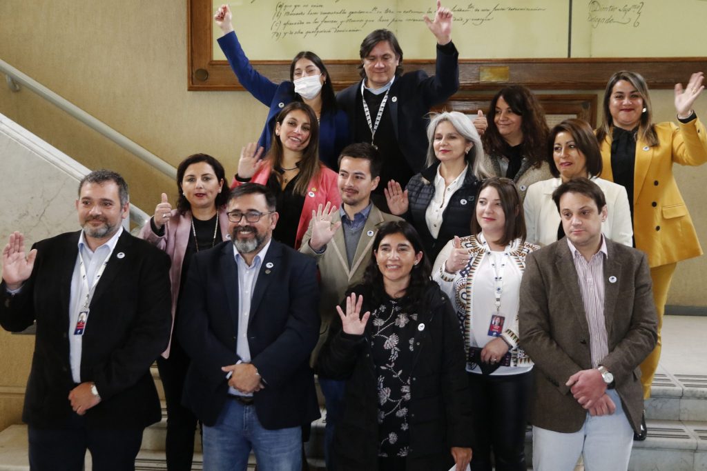 Partido de la Gente recurrirá a la “democracia digital” para definir apoyo a Karol Cariola en el Congreso