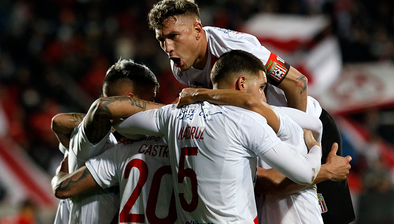 Curicó Unido y Ñublense celebran tras conseguir histórica clasificación a la Copa Libertadores