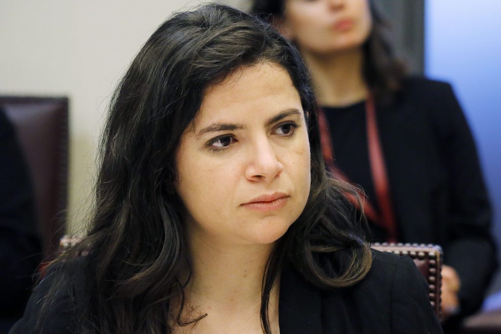 Ministra Orellana por retiro de urgencia a extensión de postnatal: “Estamos pensando en el beneficio del país”