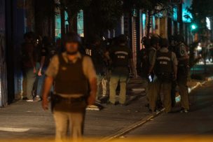 Se despliega operativo policial por toma de rehén en Santiago Centro