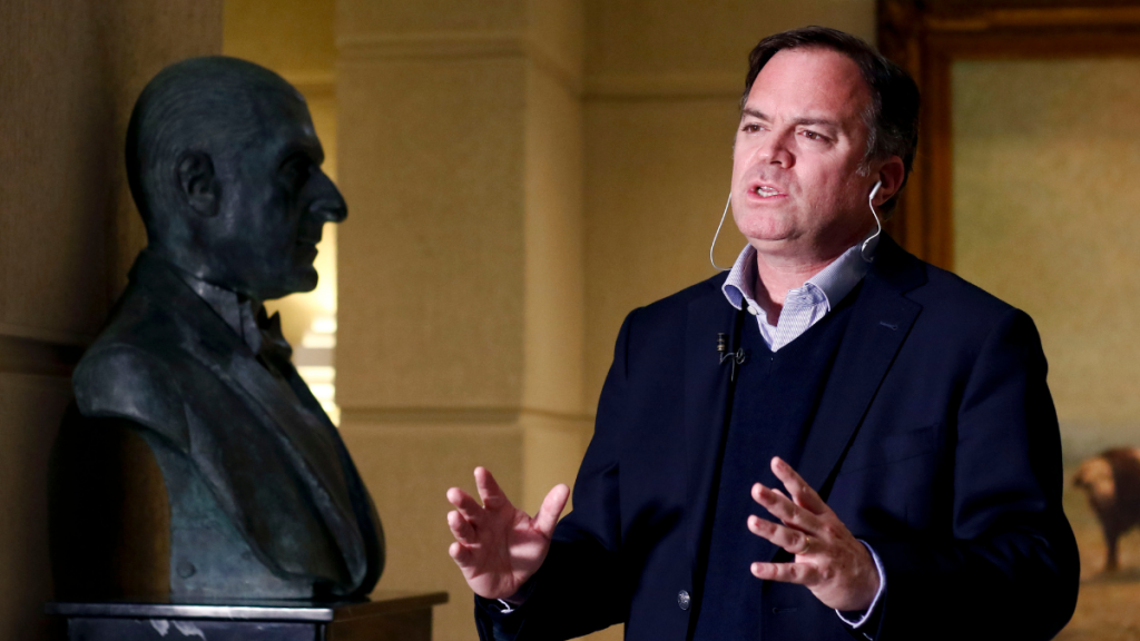 Senador Walker emplaza a Kast a 