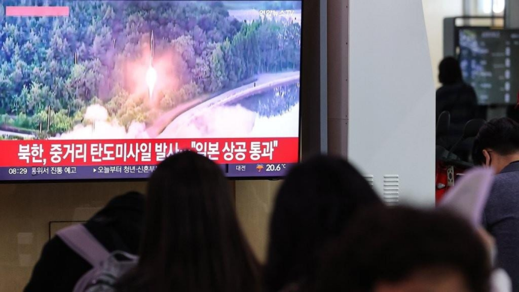 Corea del Norte lanza dos misiles balísticos hacia el mar de Japón