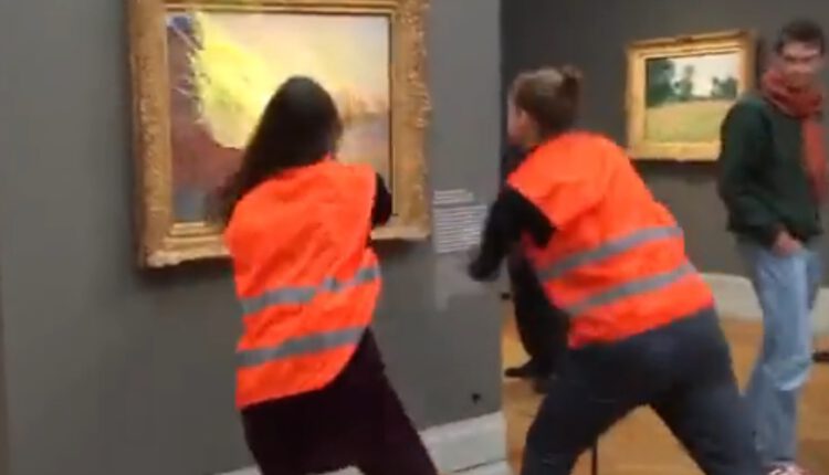 Activistas climáticos lanzaron puré a un cuadro de Monet en Alemania