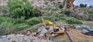 Viña del Mar: Esval trabaja en reparación de colector de aguas servidas en sector puente Las Cucharas