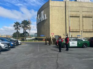 Delincuentes asaltan camión de valores y hieren a bala a dos guardias en Mall de Talcahuano