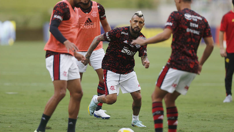 Pese al fallecimiento de su padre: Arturo Vidal es citado para la final de la Copa de Brasil